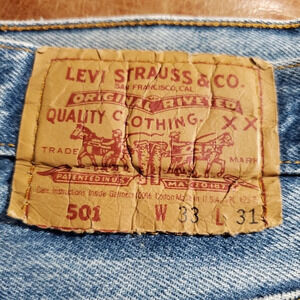 3. 1992 ~ October ~ Vintage ~Levi's 💟 501 ~ 33 x 31 ~ Made in the USA ~
